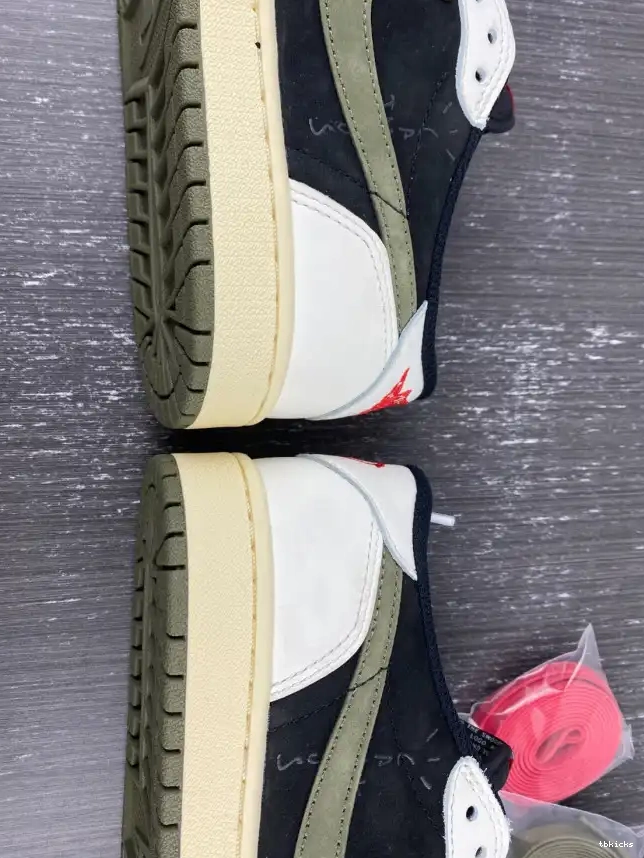 Cheap TB Jordan OG 1 Travis x DZ4137-106 WMNS Scott Air Olive Low 0611